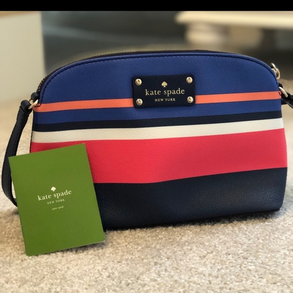 kate spade Handbags - Kate Spade Crossbody
